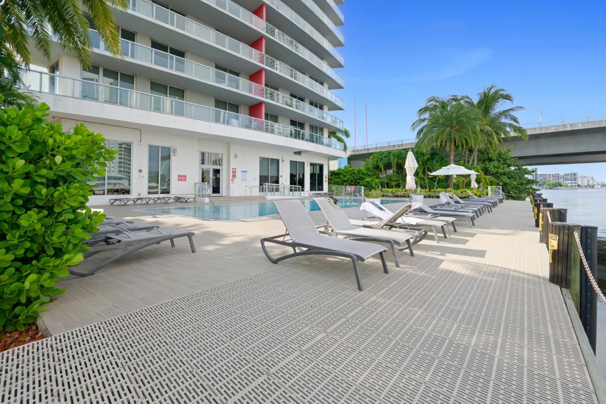 Hallandale Sky Water View Hallandale Beach Exterior foto
